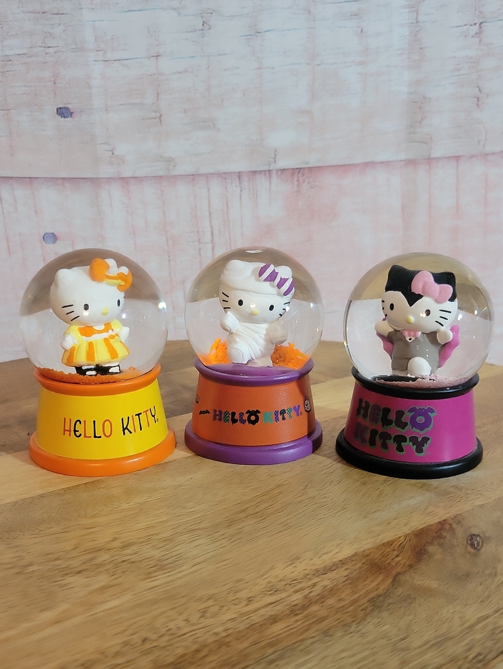 Hello Kitty Halloween Mini Snow Globes